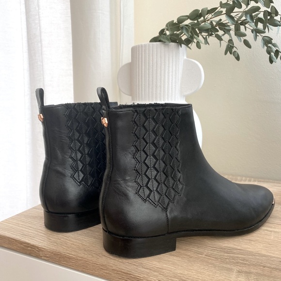 Ted Baker Women’s Leather Chelsea Boots - Picture 1 of 7